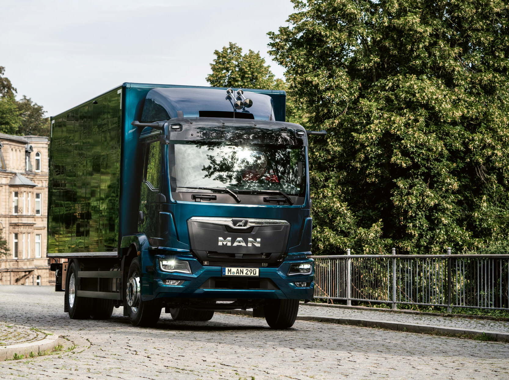 EXCELLENT DRIVER FIT. - MAN TGL & TGM